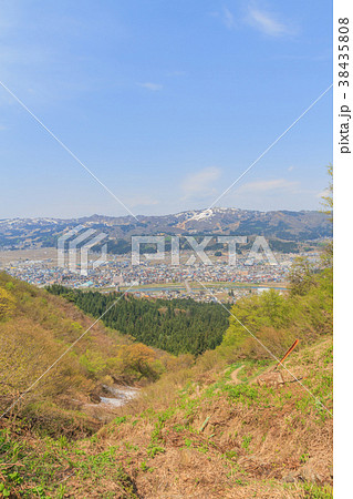 春の坂戸山から見た風景 38435808