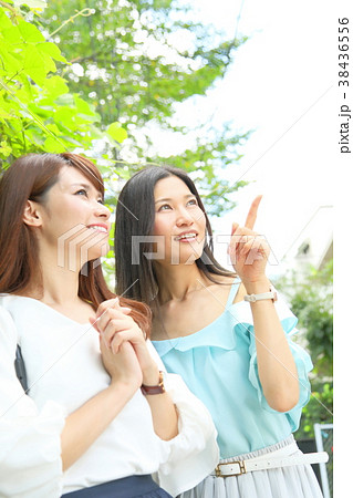 ショッピング・買い物・観光　【女性】 38436556