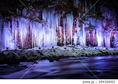 三十槌の氷柱 みそつちのつらら ライトアップ夜景 (埼玉県秩父市) 2018年2月 三十槌の氷柱 みそつちのつらら ライトアップ夜景 (埼玉県秩父市) 2018年2月 38436683