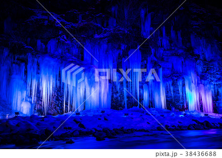 三十槌の氷柱 みそつちのつらら ライトアップ夜景 (埼玉県秩父市) 2018年2月 三十槌の氷柱 みそつちのつらら ライトアップ夜景 (埼玉県秩父市) 2018年2月 38436688