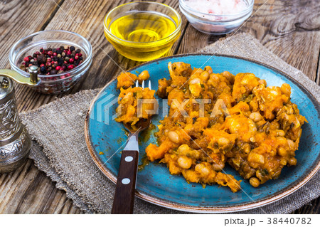 Cassoulet of beans and vegetables 38440782