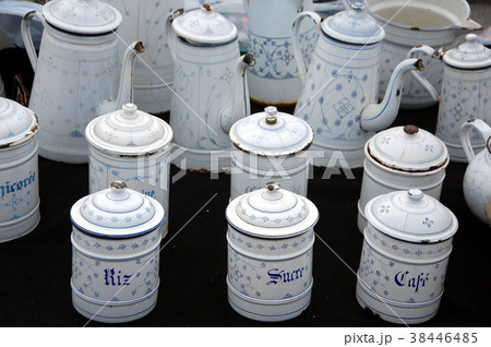 Old enameled dishes Old enameled dishes 38446485