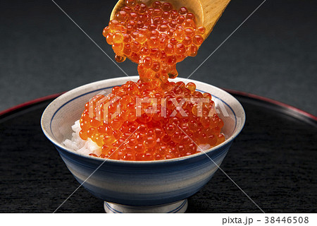 豪快なイクラご飯 38446508