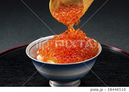 豪快なイクラご飯 38446510