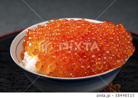 豪快なイクラご飯 38446515