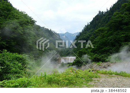 祖母谷温泉 黒部川河原に白煙をあげる祖母谷地獄 祖母谷温泉 黒部川河原に白煙をあげる祖母谷地獄 38448502
