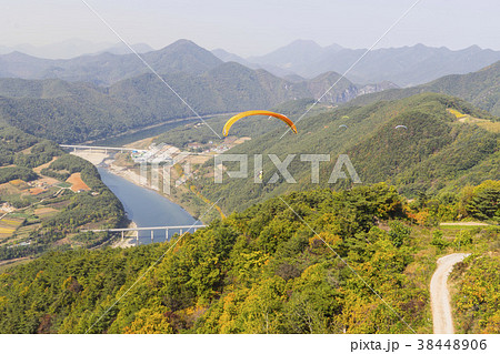 パラグライダー 山 風景 38448906