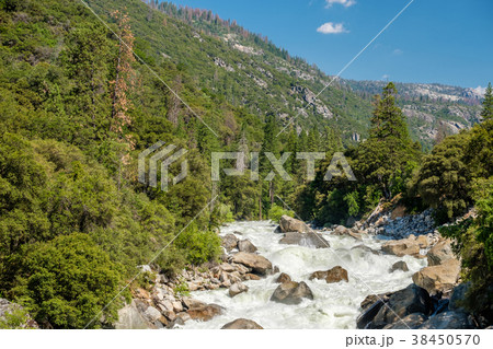 Merced River landscape in Yosemite 38450570