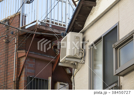 古い家屋 エアコン室外機 設置例 古い家屋 エアコン室外機 設置例 38450727