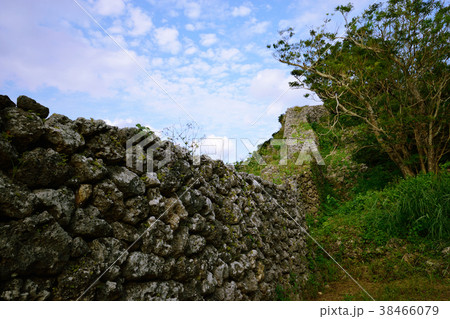 糸数城跡の石垣 糸数城跡の石垣 38466079