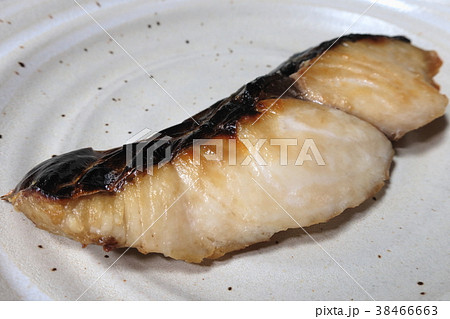自宅調理の家庭的で素朴な「サワラの塩焼き」 38466663