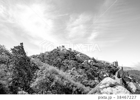 【モノクローム】ムーアの城壁-ポルトガル 38467227