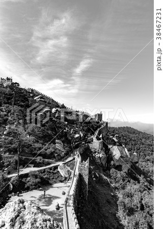 【モノクローム】ムーアの城壁-ポルトガル 38467231