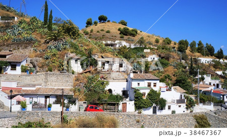 グラナダ・サクロモンテの街並み 38467367