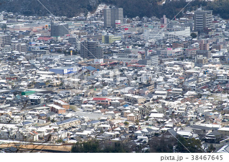 雪化粧の安佐北区可部町 38467645