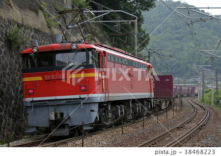 山陽本線 瀬野～八本松（セノハチ）を走るEF67 (1) 38468223