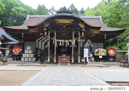 武田神社の拝殿（山梨県甲府市甲府市古府中町2611） 38469052