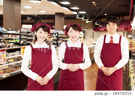 スーパー　スーパーマーケット　店員　スタッフ 38470355