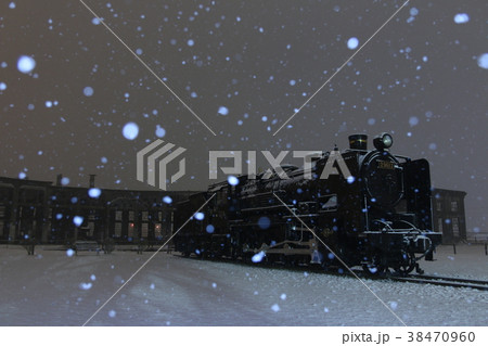 雪の豊後の森機関庫 38470960