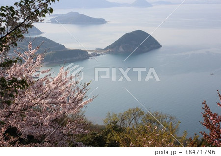 春の瀬戸内海の島々 春の瀬戸内海の島々 38471796