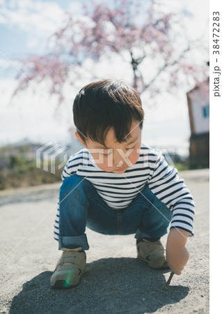 3 years old 38472283