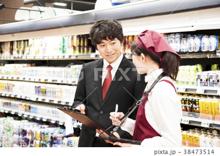 スーパー　スーパーマーケット　店員　スタッフ 38473514