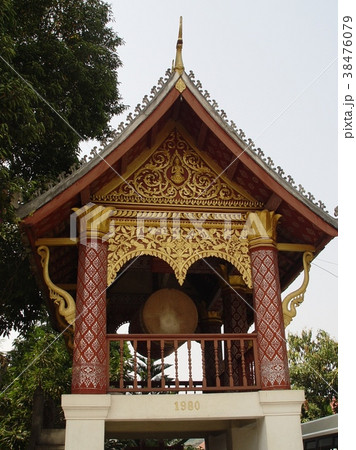 仏教寺院・ワット・セーンの「太鼓楼」(ルアンパバーン/ラオス) 仏教寺院・ワット・セーンの「太鼓楼」(ルアンパバーン/ラオス) 38476079