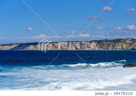 サンディエゴ　ラ・ホヤの海岸線 38476310