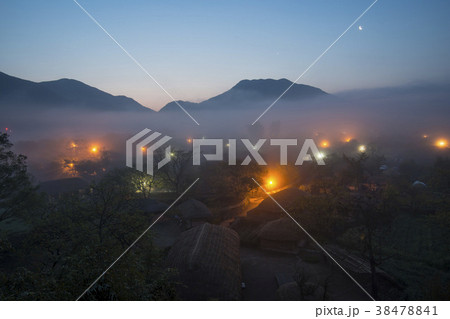 住宅 風景 霧 38478841