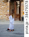 Street performer playing the violin Florence Italy 38479378