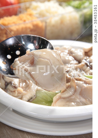 seafood cuisine 38483161