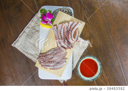 seafood cuisine 38483582