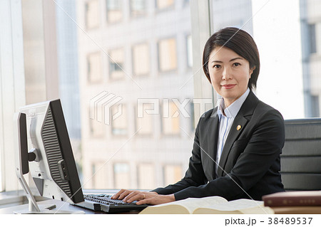 女性弁護士 ミドル オフィス イメージ 38489537