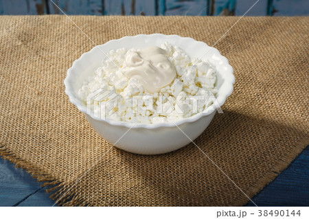 Farm cottage cheese 38490144