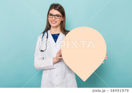 Female doctor with thinking speech bubble Female doctor with thinking speech bubble 38491979