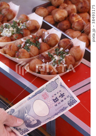 縁日のたこ焼き 縁日のたこ焼き 38493175