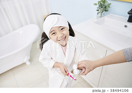 上半身 起立 立つ 38494106