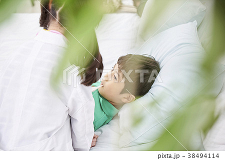 ガウン 横になる 熱 38494114