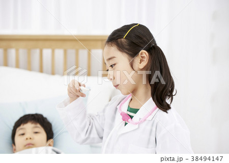 ガウン 部屋 枕 38494147