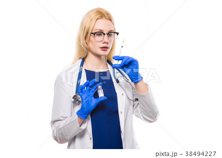 Woman doctor holds injection 38494227