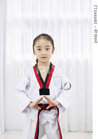 少女 スポーツ テコンドー 38494512