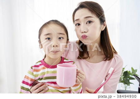 家族 ファミリー 女の子 38494930