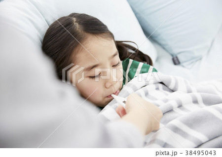 風邪 女の子 女性 38495043