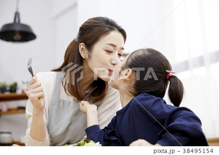 娘 女の子 ママ 38495154