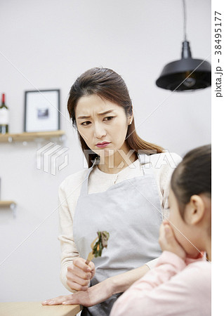 女の子 子供 女性 38495177