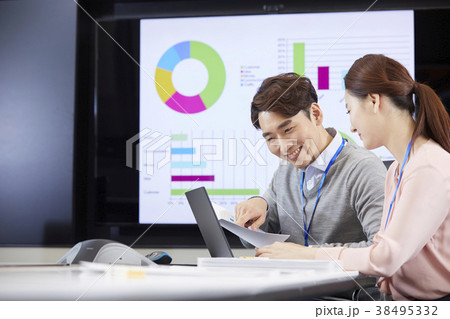 笑顔 微笑 微笑み 38495332