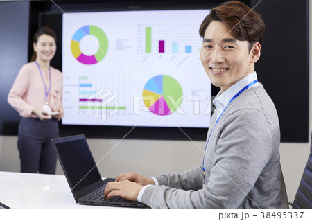 男 男性 男の子 38495337