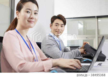 笑顔 微笑 微笑み 38495368