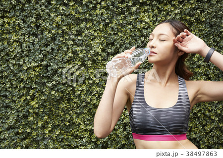 女性 スポーツ ランニング 女性 スポーツ ランニング 38497863