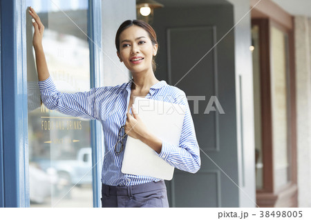 女性 ビジネス カフェ 女性 ビジネス カフェ 38498005